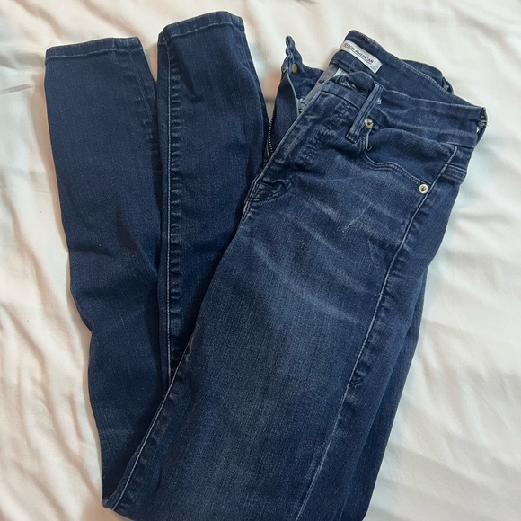 Good American Good Legs Skinny Jeans - Picture 3 of 6